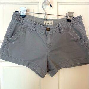 Old Navy grey distressed chino shorts Sz.4